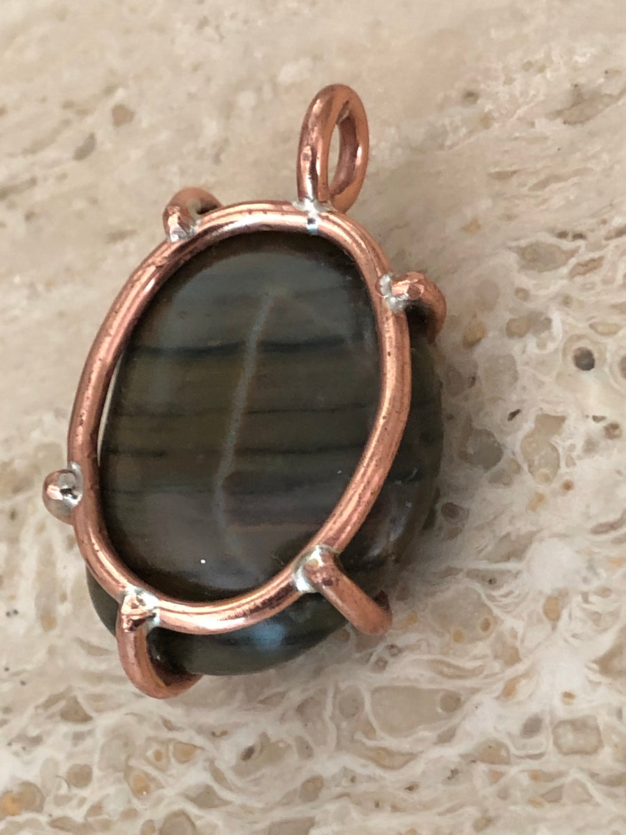 Pebble 5 Claw Copper pendant