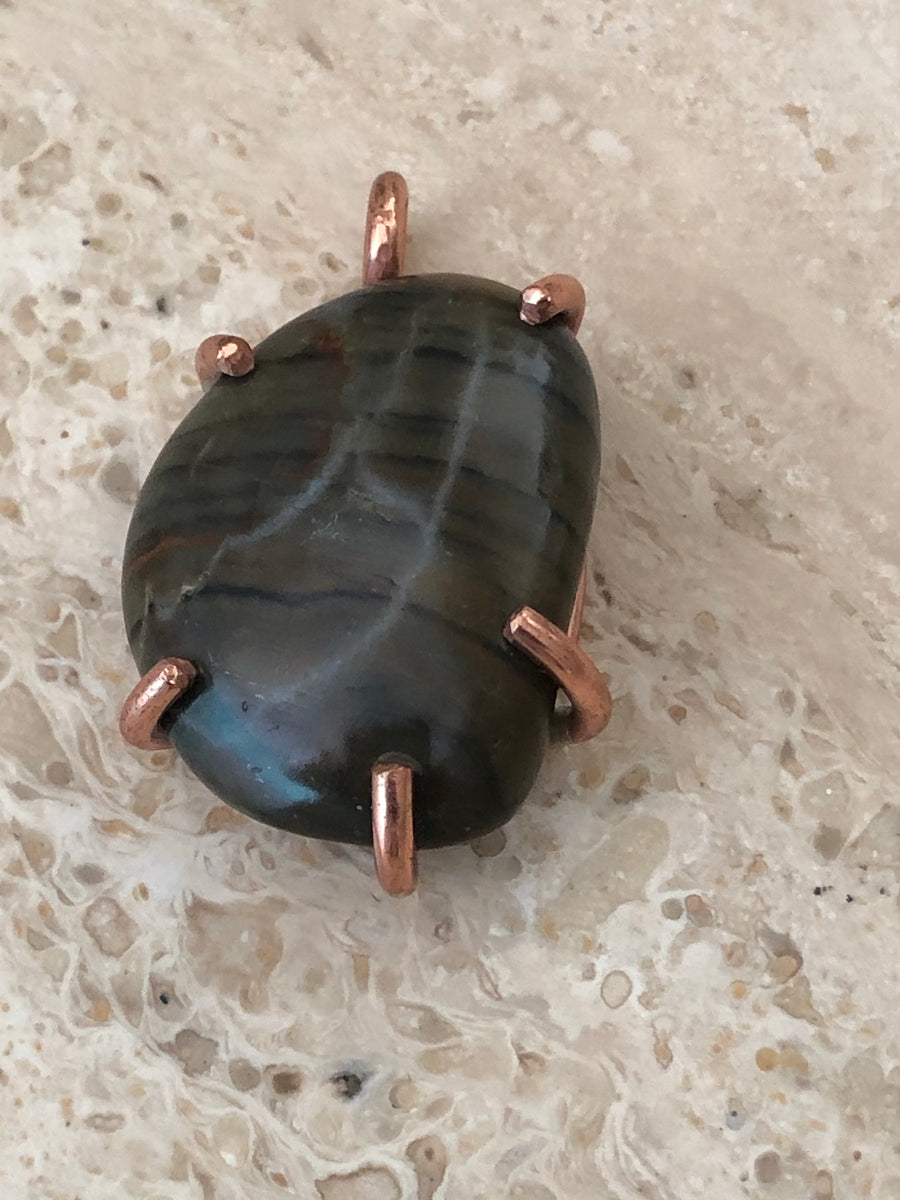 Pebble 5 Claw Copper pendant